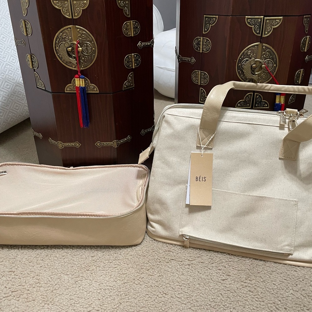 BEIS Cream and Tan Travel Bag - Picture 9 of 9